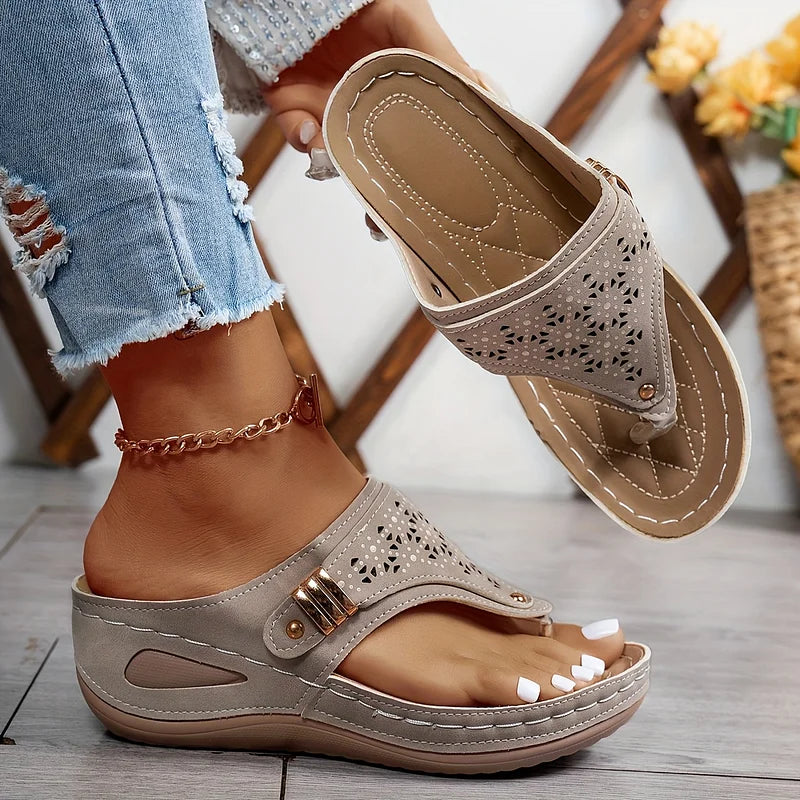 Tiara - Sandalo Con Zeppa Elegante