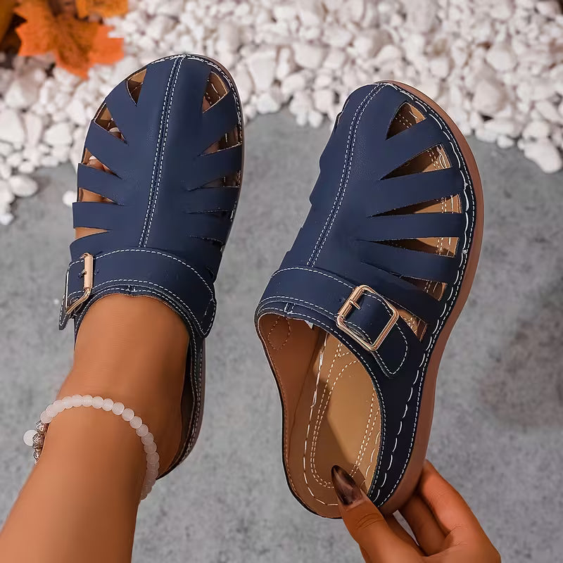 Alvena - Sandali Piatti Con Punta Chiusa Cut out e Fibbia