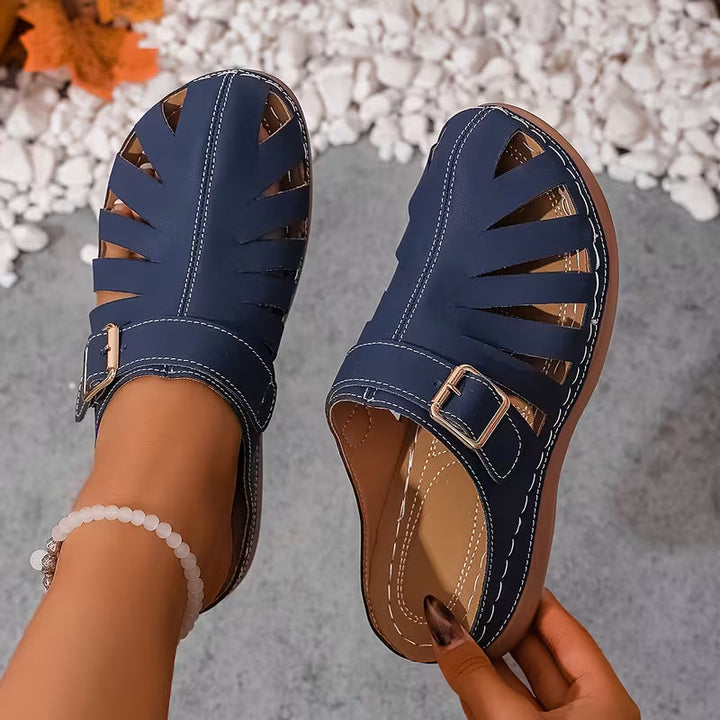 Alvena - Sandali Piatti Con Punta Chiusa Cut out e Fibbia