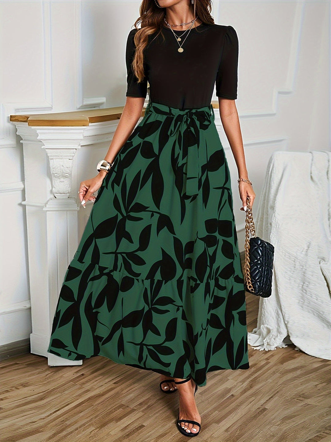 Nuray - Elegante Abito Floreale a Maniche Corte