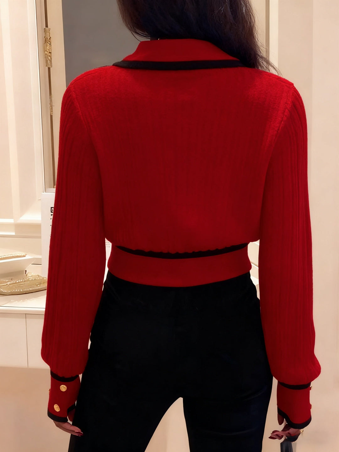 Dilnaz - Maglione a Maniche Lunghe Con Bordi a Contrasto E Bottoni