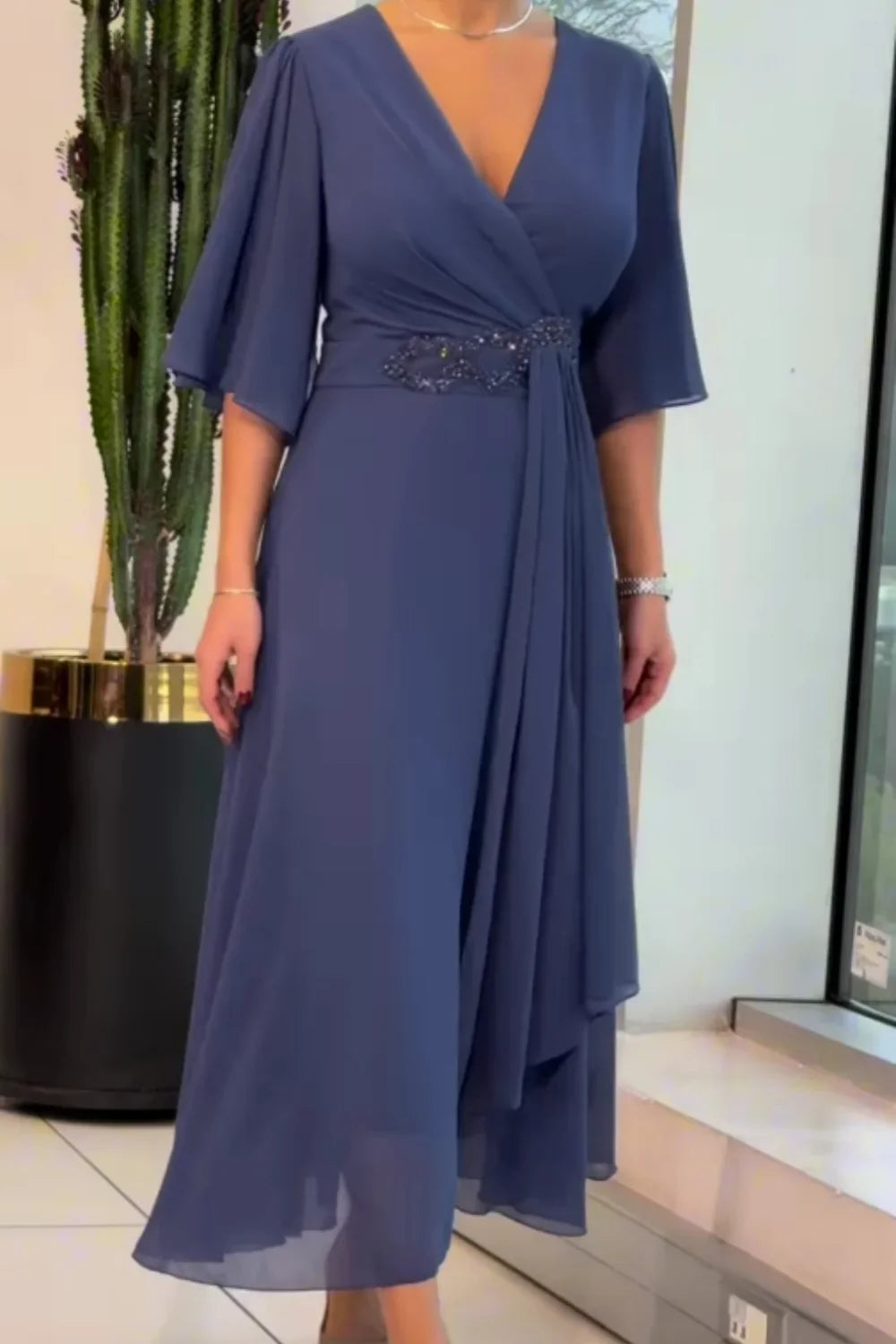 Bhagya - Elegante Abito lungo in Chiffon Con Scollo a V