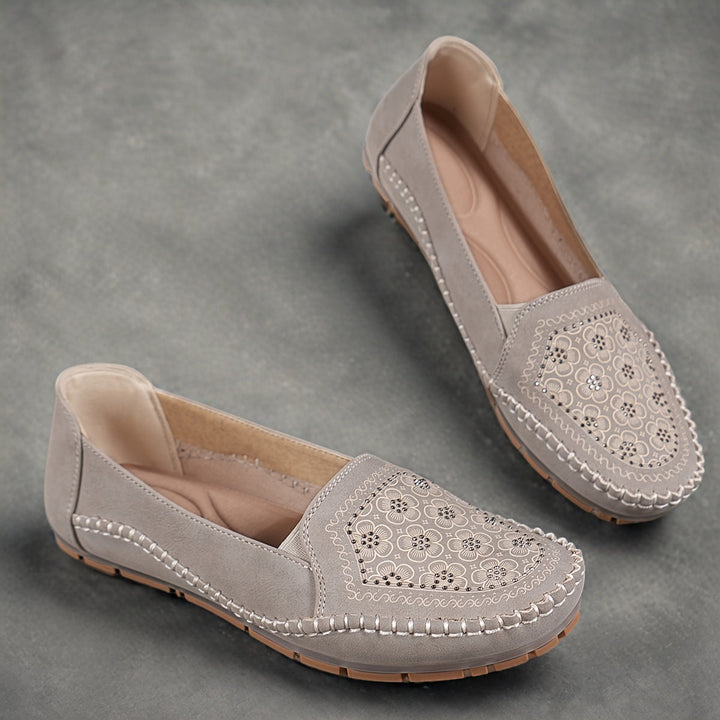 Lyrissa - Comode Scarpe Cucite