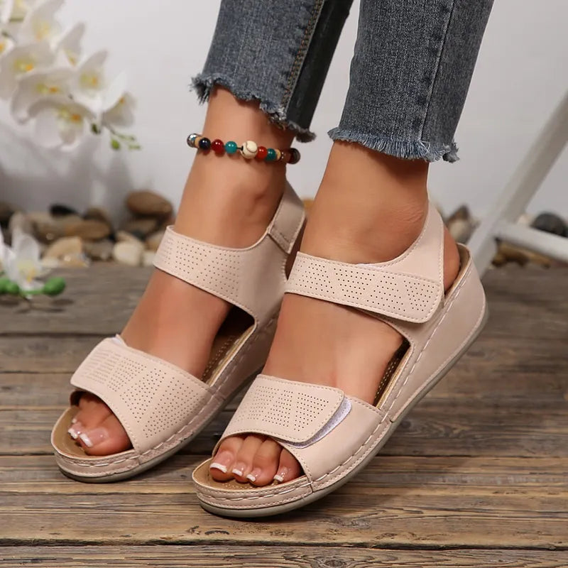 Tanaeva - Comodi Sandali Con Zeppa e Chiusura in Velcro