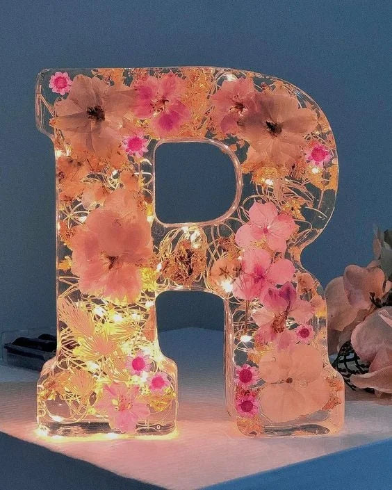 FloraShine - Lampada Da Notte in Resina Con Fiori Fatti a Mano