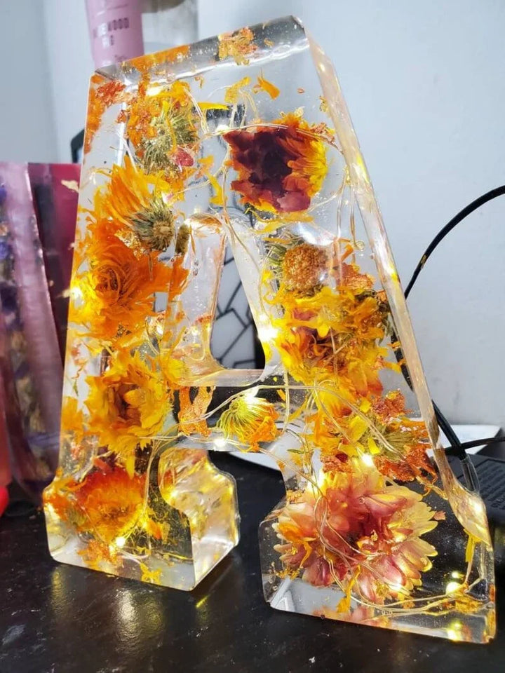 FloraShine - Lampada Da Notte in Resina Con Fiori Fatti a Mano