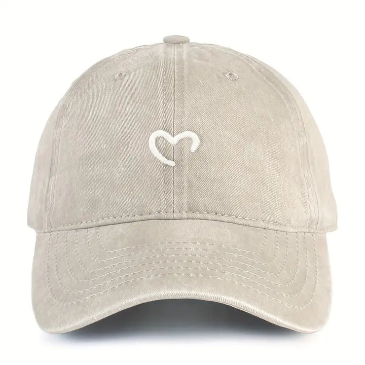 Marlia - Cappellino Ricamato Con Cuore Cucito