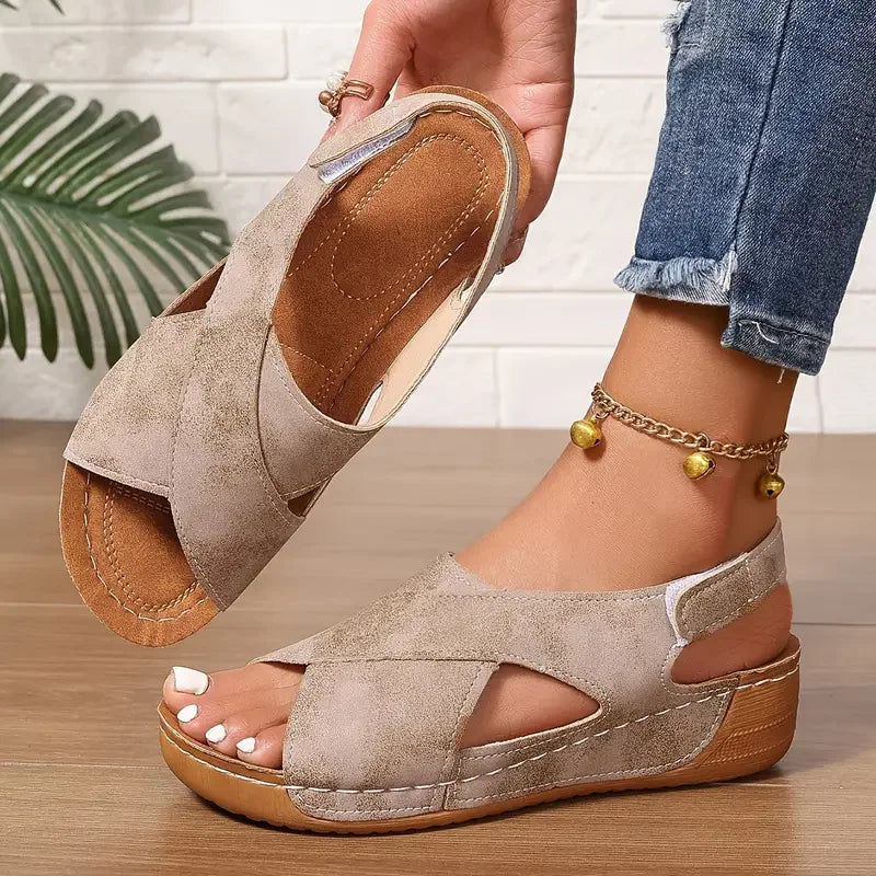 Clarisa - Sandali Con Zeppa E Cinturini Incrociati