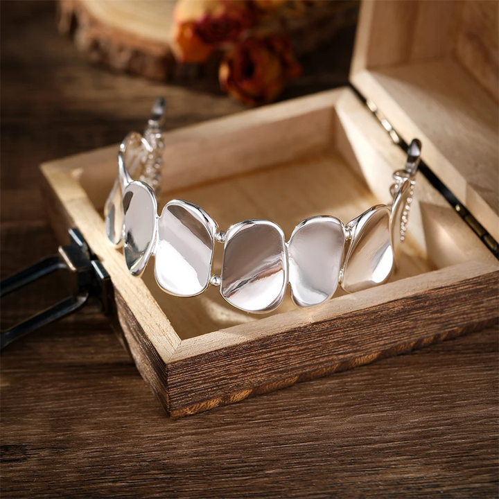 Ottilia - Elegante Cinturino Per Mela Guarda