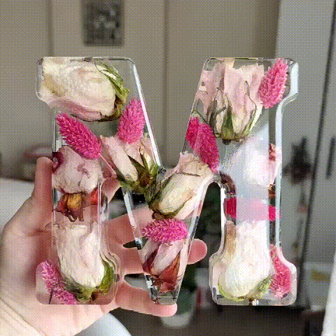 FloraShine - Lampada Da Notte in Resina Con Fiori Fatti a Mano