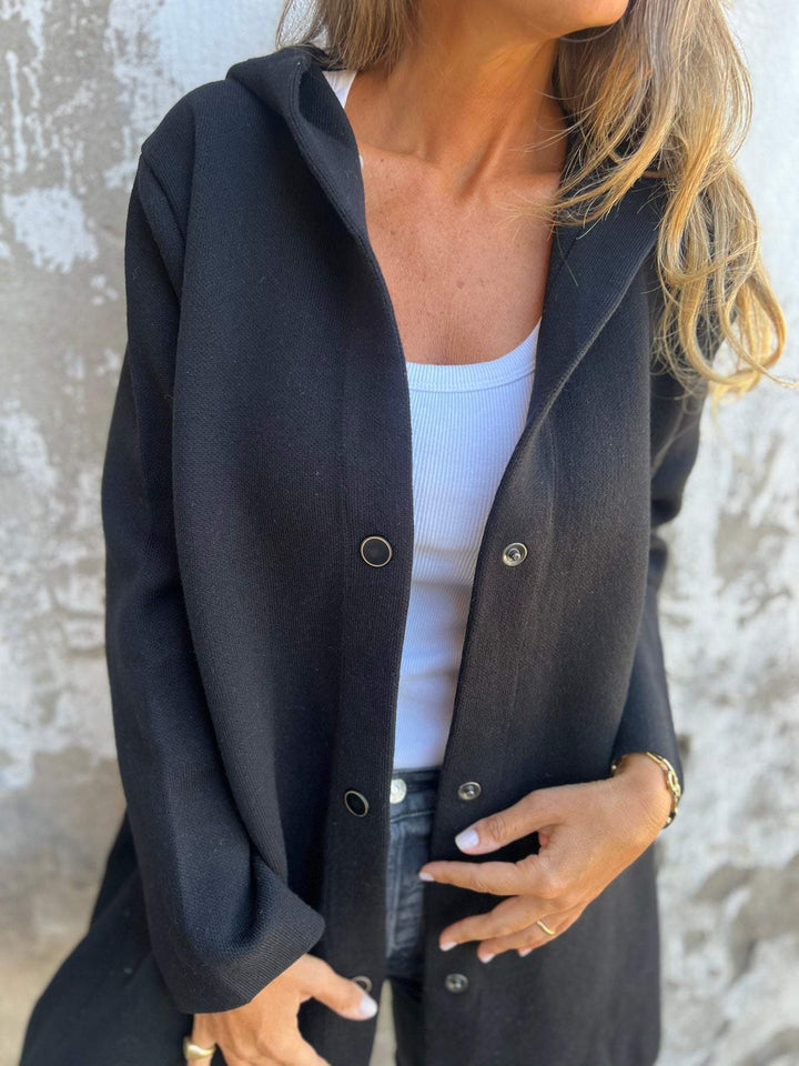 Isolde - Cardigan con Cappuccio e Bottoni sul Davanti