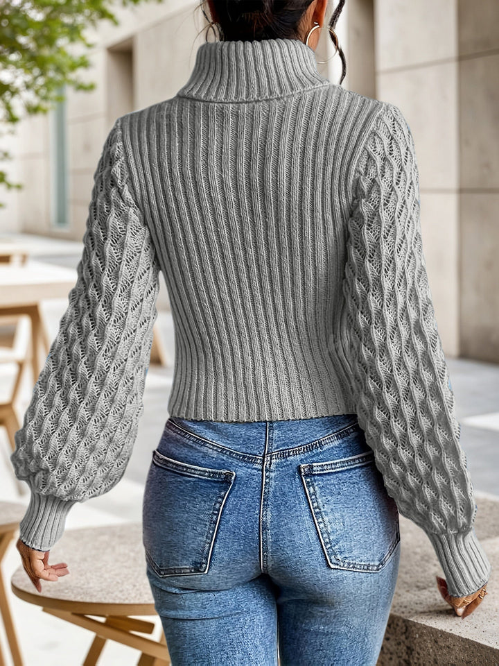 Bibiane - Maglione in Maglia Con Collo Alto E Tagli Strategici, Dal Taglio Casual