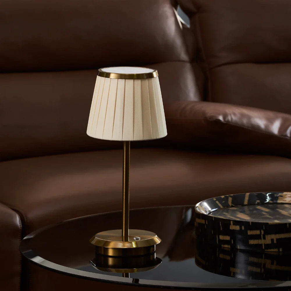 LuxeGlow - Lampada Da Tavolo Classico Eleganza