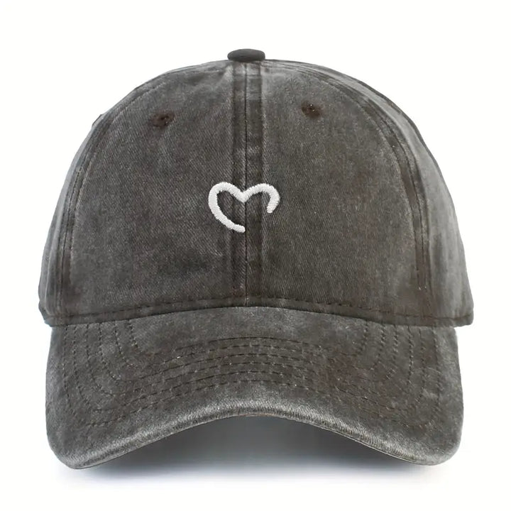 Marlia - Cappellino Ricamato Con Cuore Cucito
