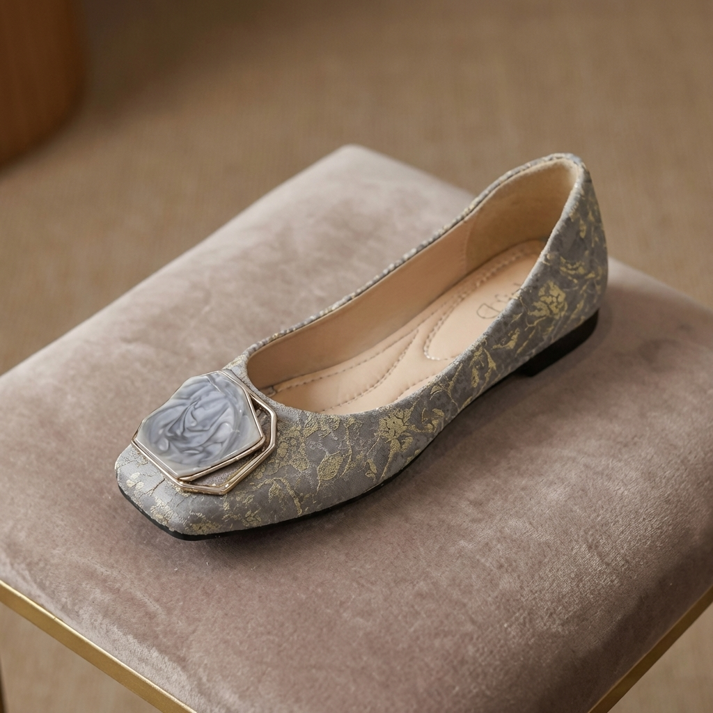 Roslin - Scarpe Basse Con Fibbia in Rilievo
