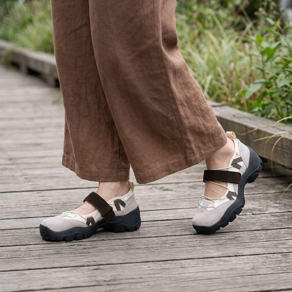 Vinilia - Sneakers Dal Profilo Massiccio Con Cinturino Regolabile