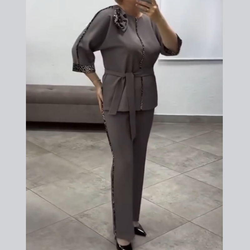 Ivanka - Elegante Completo a Due Pezzi Con Stampa Leopardata
