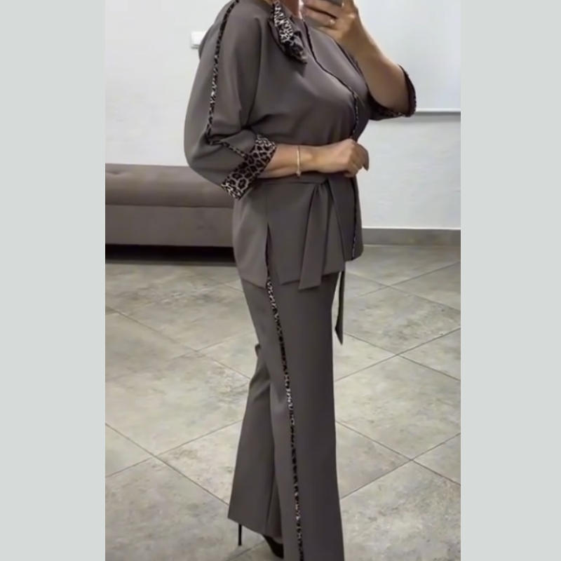 Ivanka - Elegante Completo a Due Pezzi Con Stampa Leopardata